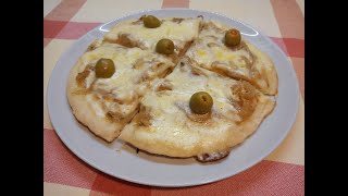 Pizza fugazzeta o cebolla con mozarella en sartÃ©n SIN LEVADURA EN 7 [upl. by Anigroeg]