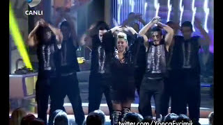 Yonca Evcimik  quot Bandıra Bandıra quot Beyaz Show 2012 [upl. by Denney]