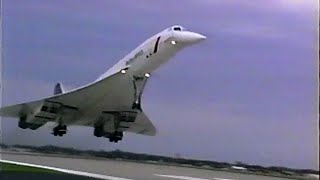 Oshkosh Concorde Runway View [upl. by Cavanaugh]